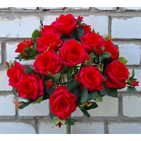 Искусственные цветы букет Розы шикарные с бутончиками 50 см я-3126